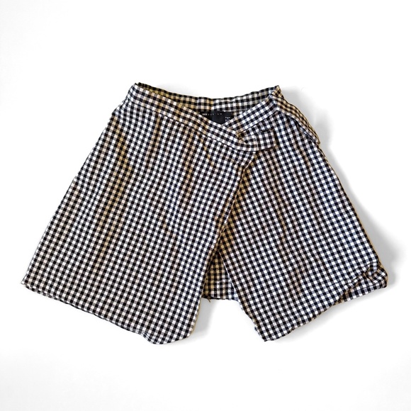 ASOS Design checker plaid wrap skirt in white and black - Picture 2 of 2